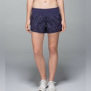 Women’s Lululemon Tracker Shorts in Pretty Palm